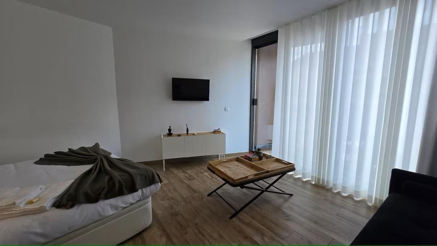 Iconik Design Apartment *