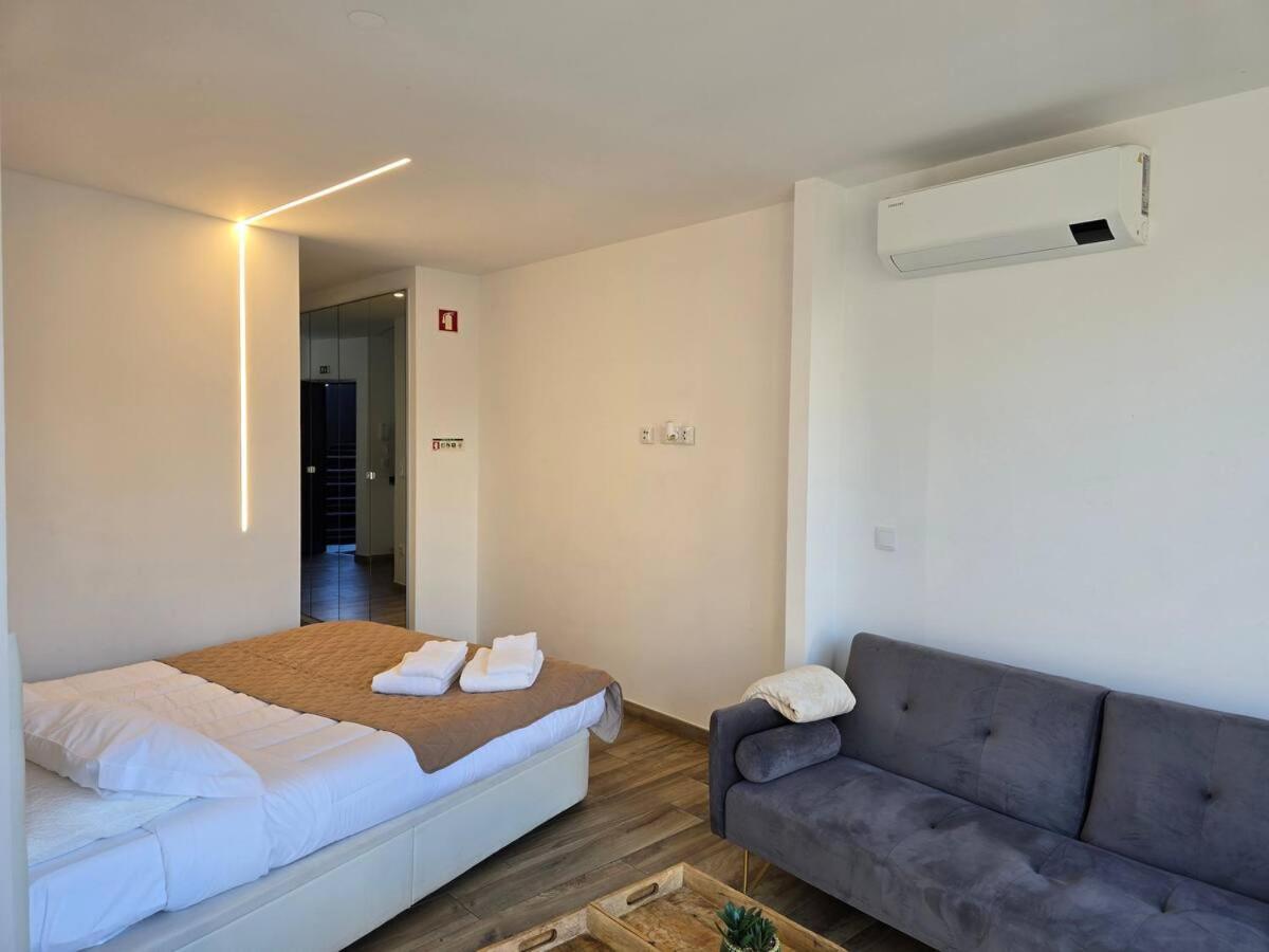 Iconik Design