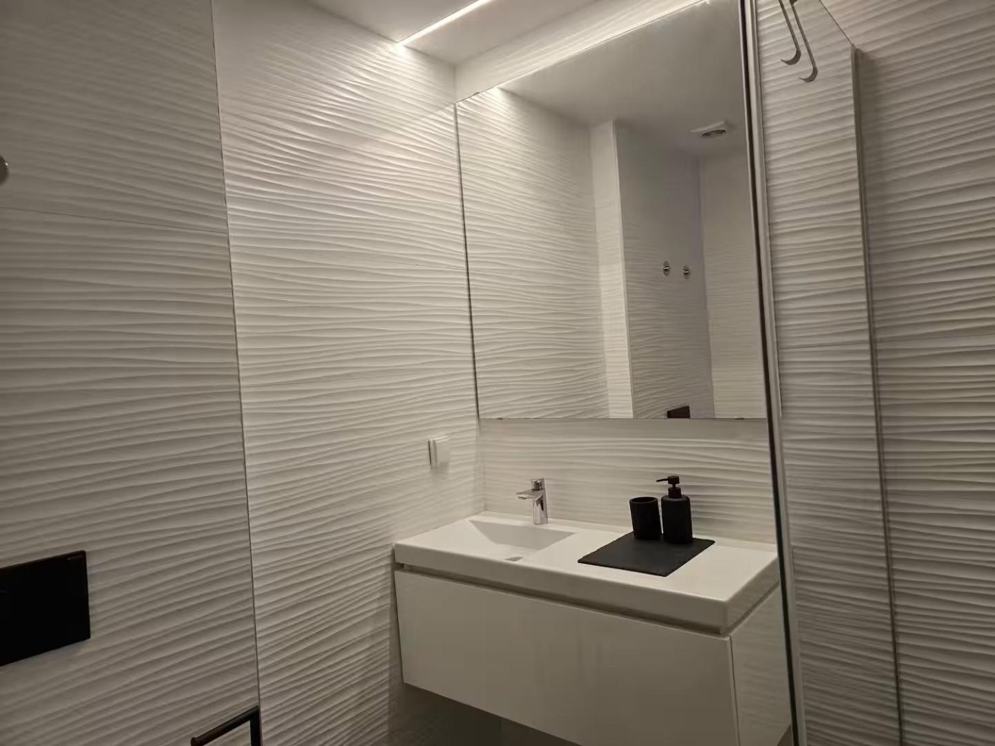 Iconik Design